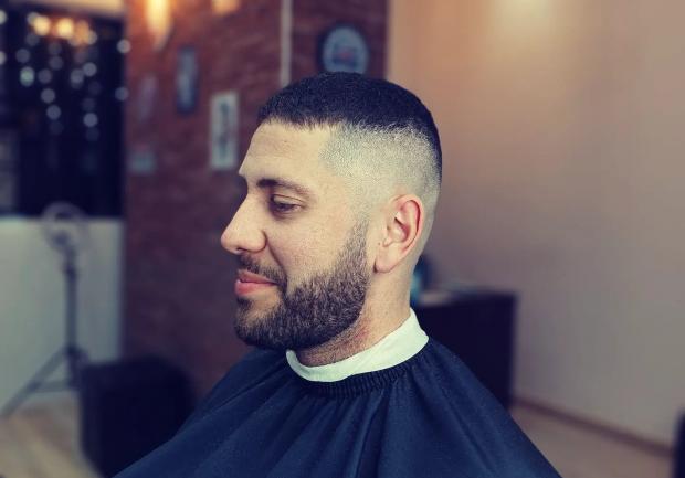 Dragons Barbershop κούρεμα 2