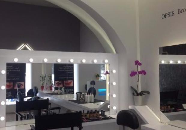 Opsis Brow Bar & Permanent Tattoo στην Πάτρα, Διακόσμηση 01
