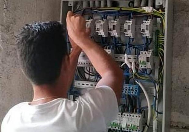 Σταματόπουλος | Ηλεκτρολογικές Εγκαταστάσεις στην Πάτρα, 1